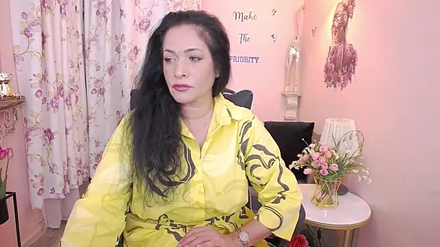 Snapshot of MyLovOne chatting on 06/16/26, 10:40 MyLovOne online show from 06/16/26, 10:40