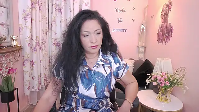 Snapshot of MyLovOne chatting on 06/27/26, 10:20 MyLovOne online show from 06/27/26, 10:20