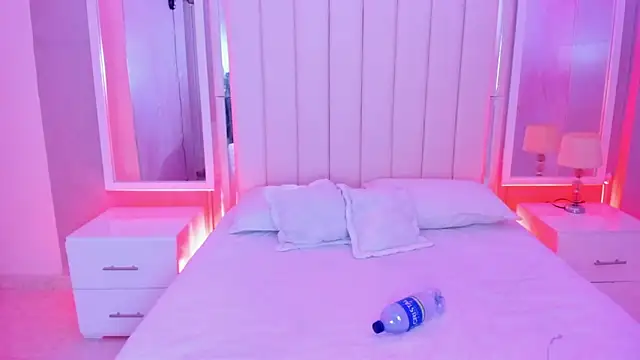 Snapshot of luna_hot_ass chatting on 03/20/26, 11:20 luna hot ass online show from 03/20/26, 11:20