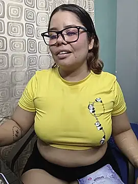 Snapshot of saenz_eymi chatting on 05/19/26, 01:56 saenz eymi online show from 05/19/26, 01:56
