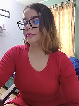 Snapshot of saenz_eymi chatting on 06/21/26, 04:53 saenz eymi online show from 06/21/26, 04:53
