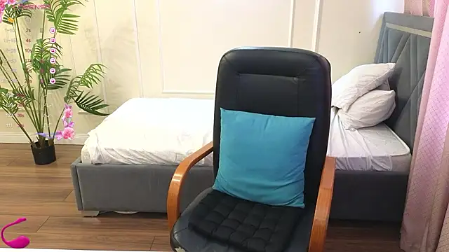 Snapshot of Kuro_Ren chatting on 03/07/26, 04:20 Kuro Ren online show from 03/07/26, 04:20