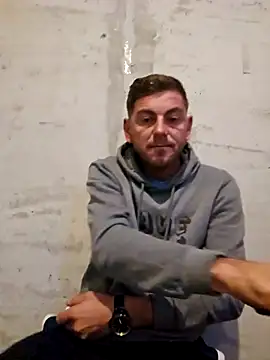 Snapshot of Alex-andru88 chatting on 10/12/25, 02:27 Alex-andru88 online show from 10/12/25, 02:27