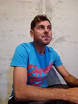 Snapshot of Alex-andru88 chatting on 10/20/25, 02:06 Alex-andru88 online show from 10/20/25, 02:06