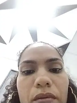 Karen Ariass online show from 06/01/26, 02:13