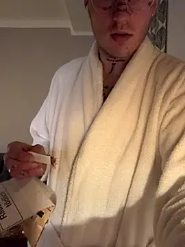 FullTattooBoy online show from 12/17/25, 04:40