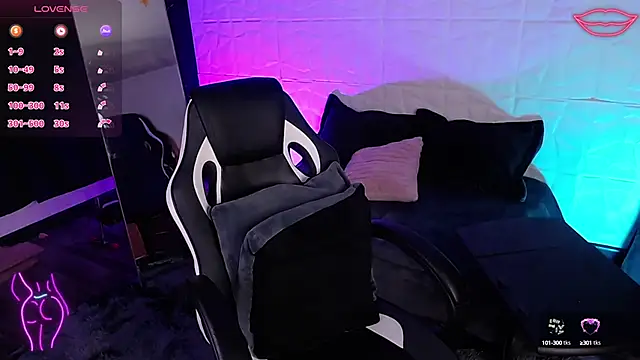 Snapshot of violetjane chatting on 09/18/25, 01:57 violetjane online show from 09/18/25, 01:57