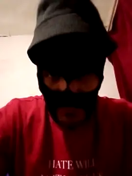 Golonzo1996 online show from 11/29/25, 02:36