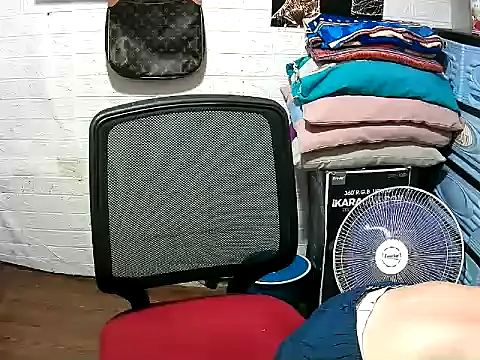 Snapshot of Pinoy_slutcummer69 chatting on 03/05/26, 04:52 Pinoy slutcummer69 online show from 03/05/26, 04:52