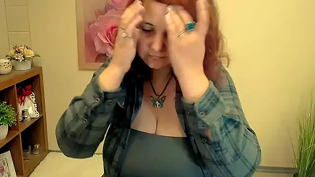 TwoBigSuns online show from 09/25/25, 07:23