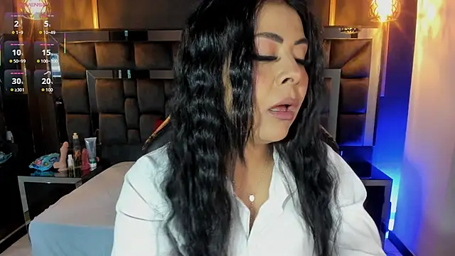 Snapshot of Aniajoness_ chatting on 09/19/25, 04:25 Aniajoness  online show from 09/19/25, 04:25