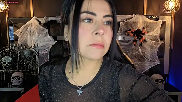 Snapshot of Aniajoness_ chatting on 10/17/25, 04:04 Aniajoness  online show from 10/17/25, 04:04