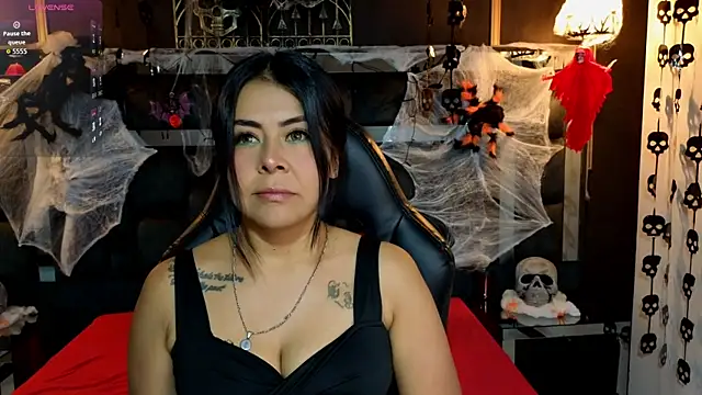 Snapshot of Aniajoness_ chatting on 10/31/25, 04:46 Aniajoness online show from 10/31/25, 04:46