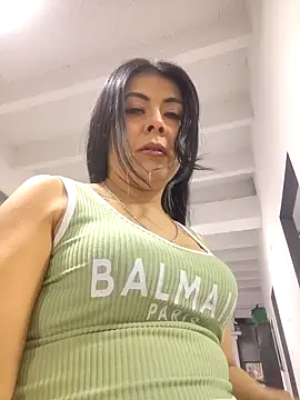 Snapshot of Aniajoness_ chatting on 11/16/25, 02:50 Aniajoness online show from 11/16/25, 02:50