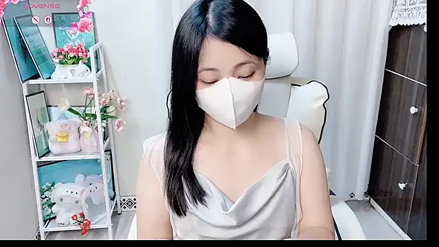 Snapshot of phuongnhi_ chatting on 06/09/26, 11:55 phuongnhi online show from 06/09/26, 11:55