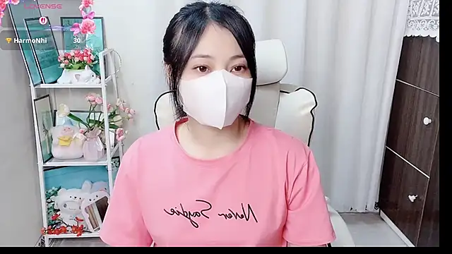 Snapshot of phuongnhi_ chatting on 06/14/26, 11:45 phuongnhi online show from 06/14/26, 11:45