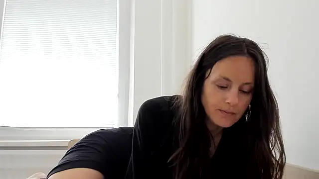 Snapshot of Cimbelka chatting on 04/20/26, 06:16 Cimbelka online show from 04/20/26, 06:16