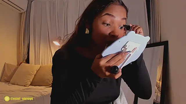 Snapshot of Estefy_arroyo1 chatting on 10/05/25, 06:23 Estefy arroyo1 online show from 10/05/25, 06:23