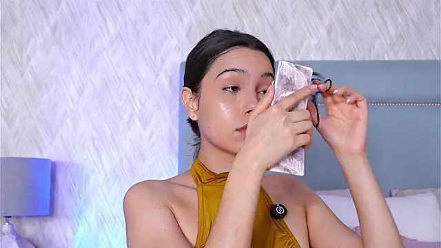 Sofy Bradd online show from 10/08/25, 03:15