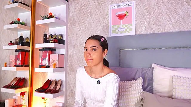 Sofy Bradd online show from 03/01/26, 07:54