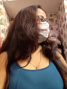 Snapshot of nisha_1110 chatting on 11/05/25, 01:55 nisha 1110 online show from 11/05/25, 01:55