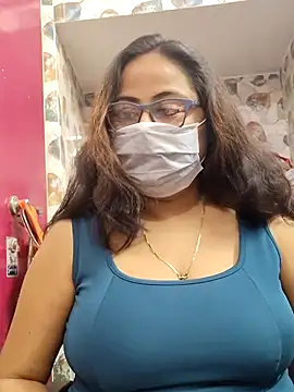 Snapshot of nisha_1110 chatting on 11/10/25, 01:54 nisha 1110 online show from 11/10/25, 01:54