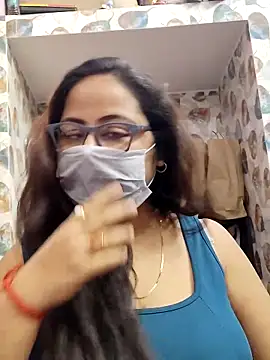 Snapshot of nisha_1110 chatting on 11/12/25, 03:23 nisha 1110 online show from 11/12/25, 03:23