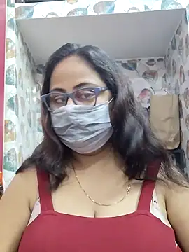 Snapshot of nisha_1110 chatting on 11/15/25, 01:29 nisha 1110 online show from 11/15/25, 01:29