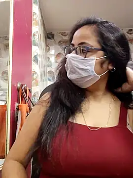 Snapshot of nisha_1110 chatting on 03/08/26, 02:10 nisha 1110 online show from 03/08/26, 02:10