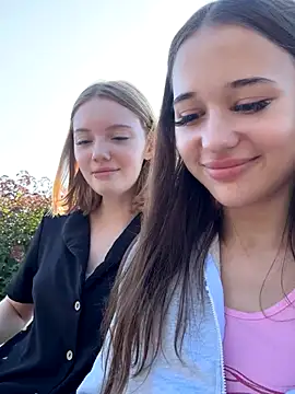 Snapshot of Juice_Bunny chatting on 09/16/25, 06:25 Juice Bunny online show from 09/16/25, 06:25