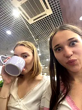 Snapshot of Juice_Bunny chatting on 09/18/25, 07:32 Juice Bunny online show from 09/18/25, 07:32