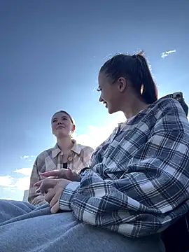 Snapshot of Juice_Bunny chatting on 09/19/25, 05:42 Juice Bunny online show from 09/19/25, 05:42