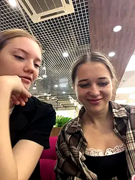 Snapshot of Juice_Bunny chatting on 09/21/25, 05:31 Juice Bunny online show from 09/21/25, 05:31