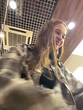 Snapshot of Juice_Bunny chatting on 09/27/25, 11:48 Juice Bunny online show from 09/27/25, 11:48