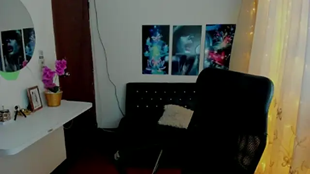 valeria-duarte online show from 11/24/25, 10:20