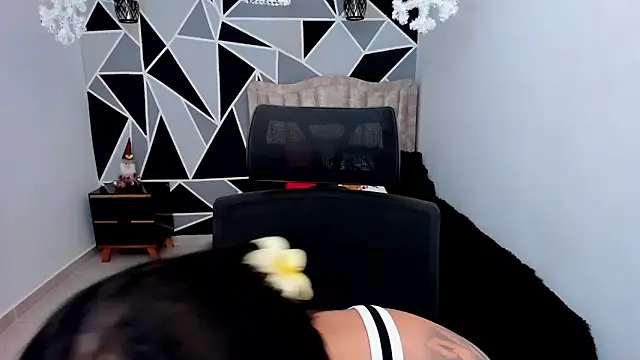 valeria-duarte online show from 12/14/25, 03:39