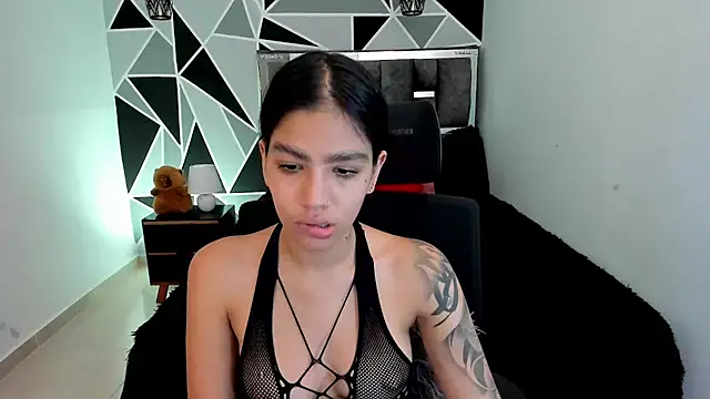 Snapshot of valeria-duarte chatting on 03/16/26, 08:02 valeria-duarte online show from 03/16/26, 08:02