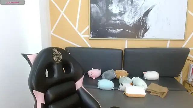 Snapshot of olivia_russo_ chatting on 01/09/26, 08:21 olivia russo online show from 01/09/26, 08:21