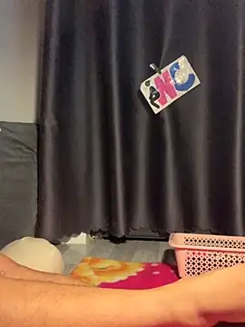 Snapshot of yang-2269 chatting on 10/24/25, 09:11 yang-2269 online show from 10/24/25, 09:11