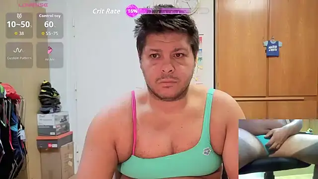 Snapshot of Badeanzug chatting on 09/14/25, 07:24 Badeanzug online show from 09/14/25, 07:24