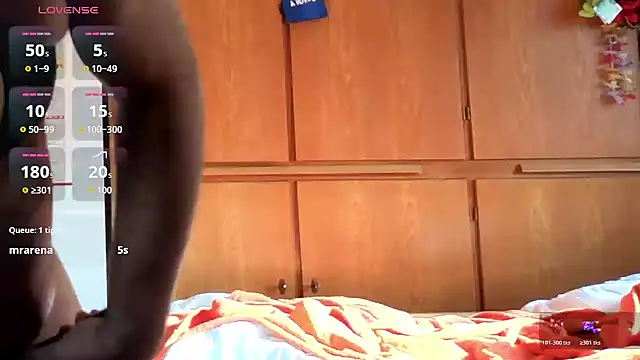 Snapshot of Badeanzug chatting on 10/31/25, 01:12 Badeanzug online show from 10/31/25, 01:12