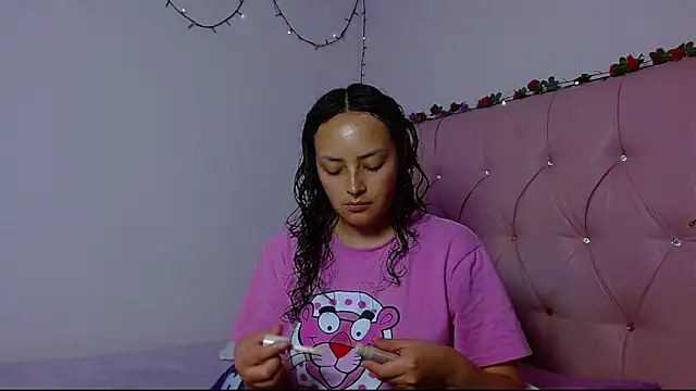 manumeow1 online show from 12/04/25, 10:18