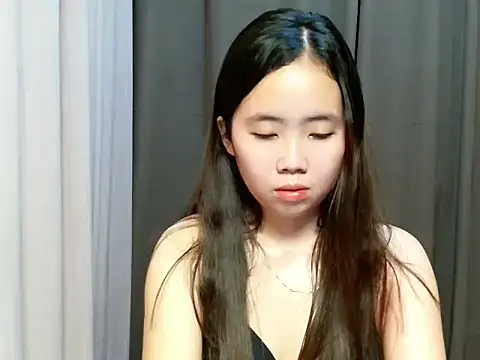 Snapshot of lovelysluttyxx chatting on 10/04/25, 03:54 lovelysluttyxx online show from 10/04/25, 03:54