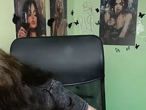 Snapshot of LadyAlice_ chatting on 07/10/26, 06:10 LadyAlice online show from 07/10/26, 06:10