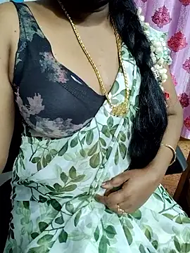 Snapshot of lolida69thamil chatting on 02/25/26, 05:11 lolida69thamil online show from 02/25/26, 05:11