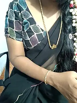 Snapshot of lolida69thamil chatting on 05/15/26, 04:30 lolida69thamil online show from 05/15/26, 04:30
