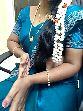 Snapshot of lolida69thamil chatting on 06/12/26, 01:43 lolida69thamil online show from 06/12/26, 01:43
