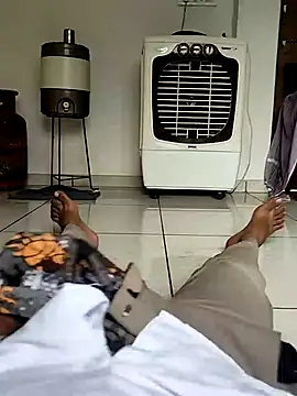 dhruve2010 online show from 09/12/25, 08:25