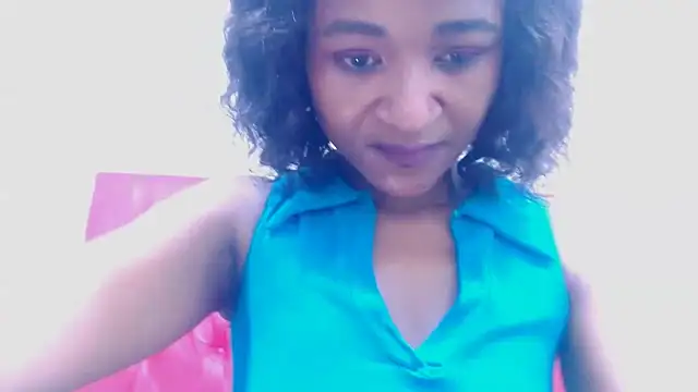 Snapshot of GoldenBigAssCurvy chatting on 04/20/26, 04:43 GoldenBigAssCurvy online show from 04/20/26, 04:43