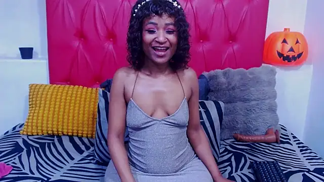 Snapshot of GoldenBigAssCurvy chatting on 04/22/26, 06:31 GoldenBigAssCurvy online show from 04/22/26, 06:31